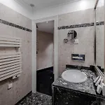 Hotiday Collection - Arc De Triomphe 4*
