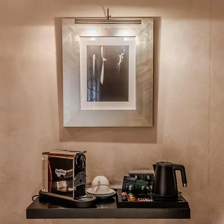 Hotiday Collection - Arc De Triomphe Hotel 4*