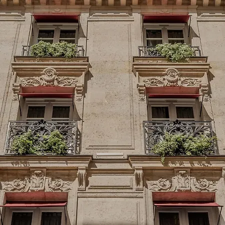 Hotel Hotiday Collection - Arc De Triomphe Parijs