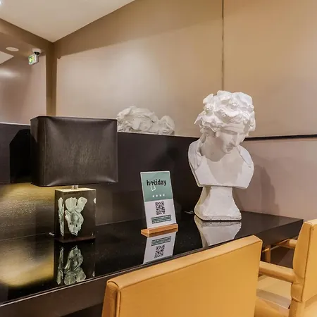 Hotel Hotiday Collection - Arc De Triomphe