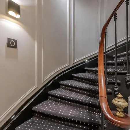 Hotel Hotiday Collection - Arc De Triomphe