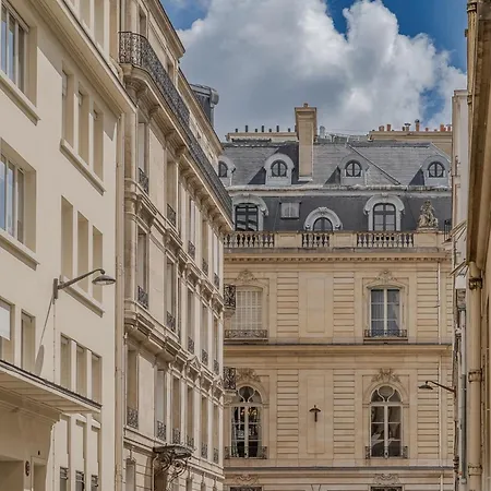 Hotiday Collection - Arc De Triomphe Hotel 4*