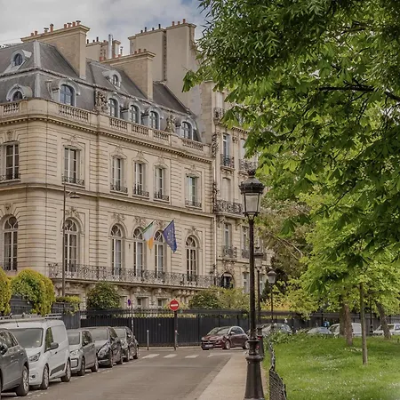 Otel Hotiday Collection - Arc De Triomphe