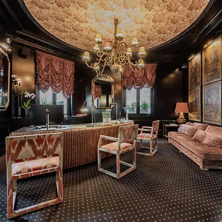 Hotiday Collection - Arc De Triomphe Hotel 4*