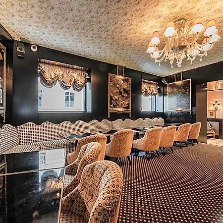 Hotiday Collection - Arc De Triomphe Hotel 4*