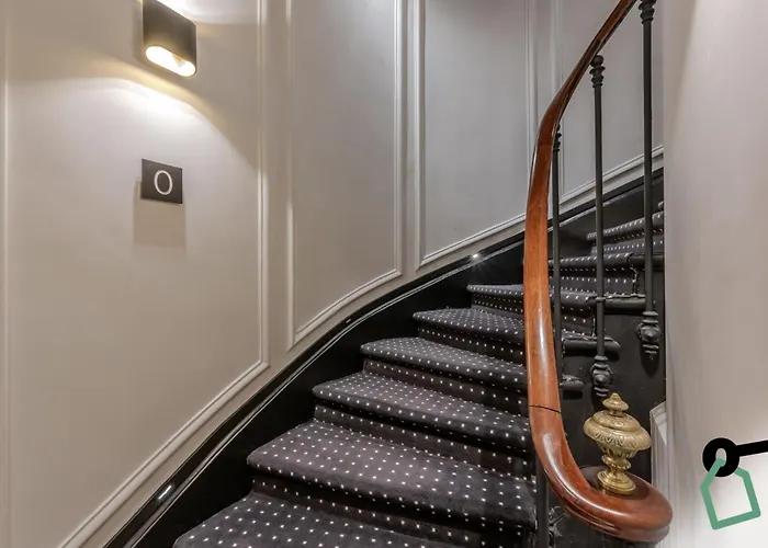 Hotel Hotiday Collection - Arc De Triomphe