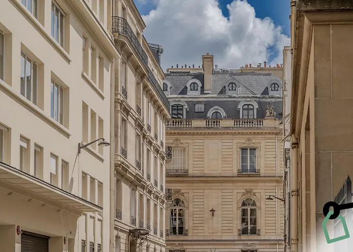 Hotiday Collection - Arc De Triomphe Hotel 4*