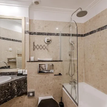 Hotiday Collection - Arc De Triomphe 4*