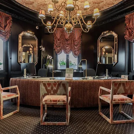 Hotiday Collection - Arc De Triomphe 4*