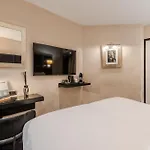 Hotiday Collection - Arc De Triomphe Otel Paris
