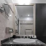 Hotiday Collection - Arc De Triomphe Otel