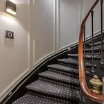 Otel Hotiday Collection - Arc De Triomphe