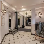 Hotiday Collection - Arc De Triomphe 4*