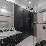Hotiday Collection - Arc De Triomphe 4*