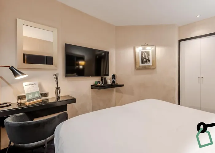 Hotiday Collection - Arc De Triomphe Hotel Paris