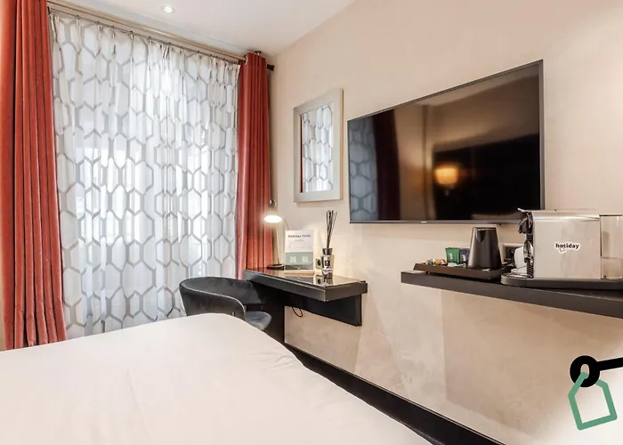 Hotiday Collection - Arc De Triomphe 4* Paris