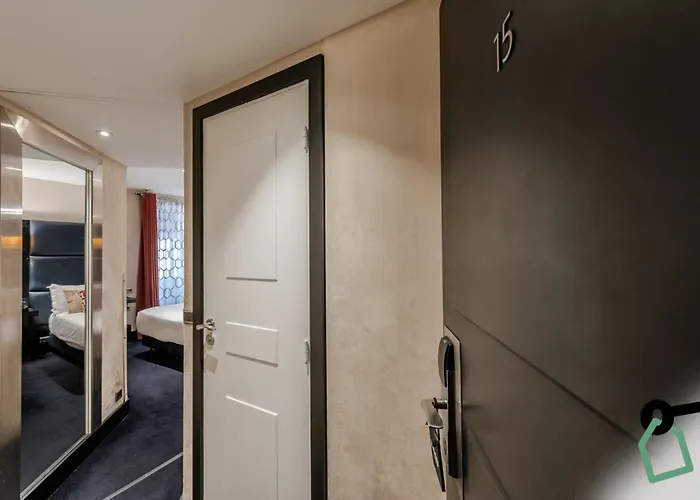 Hotel Hotiday Collection - Arc De Triomphe 4*