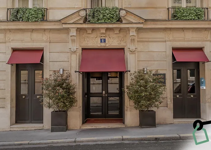 Hotiday Collection - Arc De Triomphe Hotel Paris