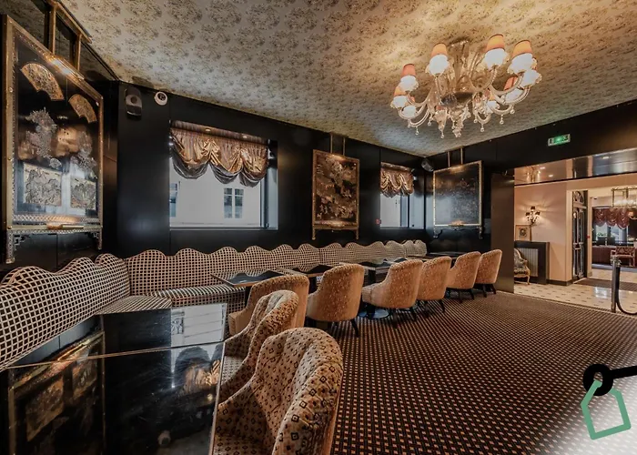 Hotiday Collection - Arc De Triomphe Hotel 4*